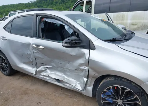 2016 Toyota Corolla S Premium z USA, uszkodzony, nr VIN 5YFBURHE8GP498496